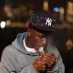 Shooting Stars Pearl Design NY fitted cap