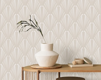 ベージュのアールデコ調扇形パターンの壁紙 - 剥がして貼るだけのモダンな壁画