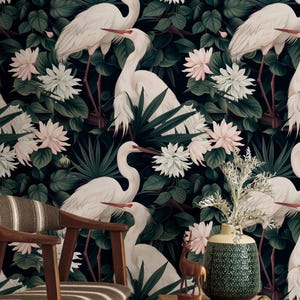 Tropische Reiher-Tapete - Exotisches Vogel-Wandbild - Dunkles botanisches Dschungel-Dekor zum Abziehen und Aufkleben - Elegante, von der Natur inspirierte Akzentwand