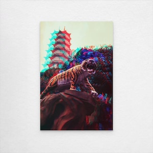 Könnte beinhalten: Ein lebendiger Kunstdruck mit einer brüllenden Tigerstatue auf einem Felsen, vor dem Hintergrund einer Pagode und üppigem Laub. Das Kunstwerk verwendet einen 3D-Anaglypheneffekt mit roten und cyanfarbenen Farbtönen.