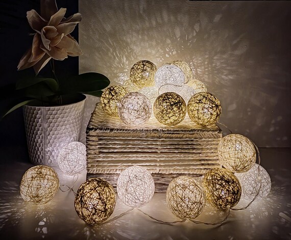 Baumwollkugel-Lichterkette, LED-Lichterkette, batteriebetrieben, Champagner: Creme, Weiß, Metallic-Gold, Lichterkette, Kugelgirlande, Nachtlampe