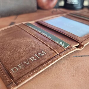 Cartera pequeña de cuero RFID unisex con monograma grabado personalizado para hombre - Tarjetero delgado - Apex Agate