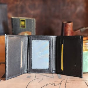 Cartera de cuero de tres pliegues para hombre - Diseño con bloqueo RFID extendido - Cuero de grano superior / Apex Onyx