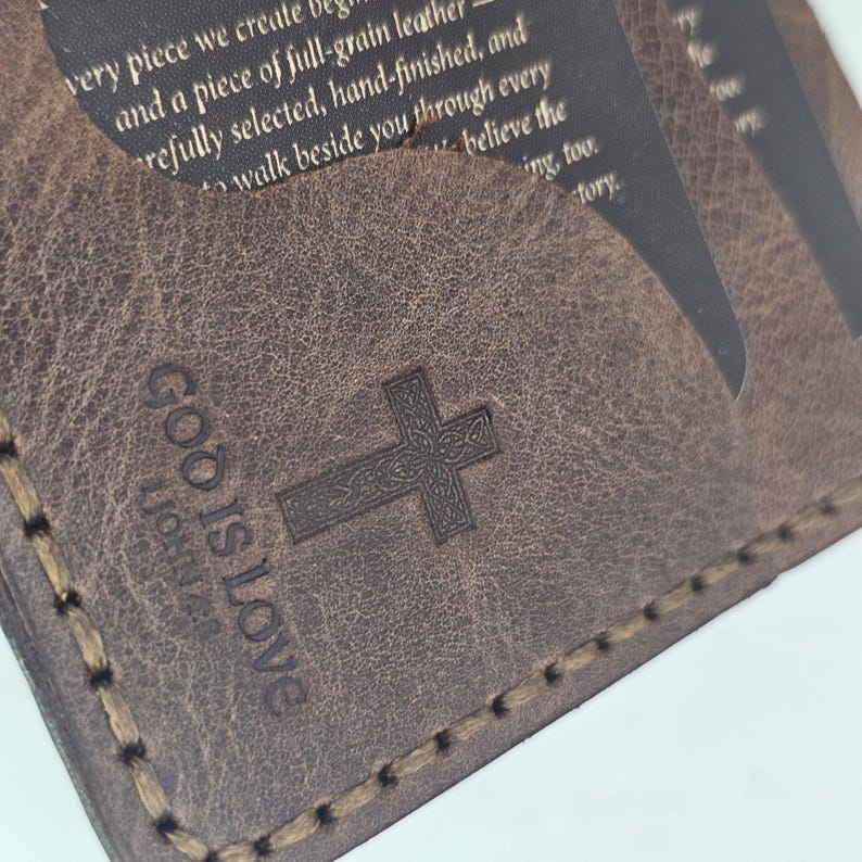 God Is Love Leather Card Holder Wallet — Christian Gift, Full-Grain Cowhide, Jordan Brown bild 5