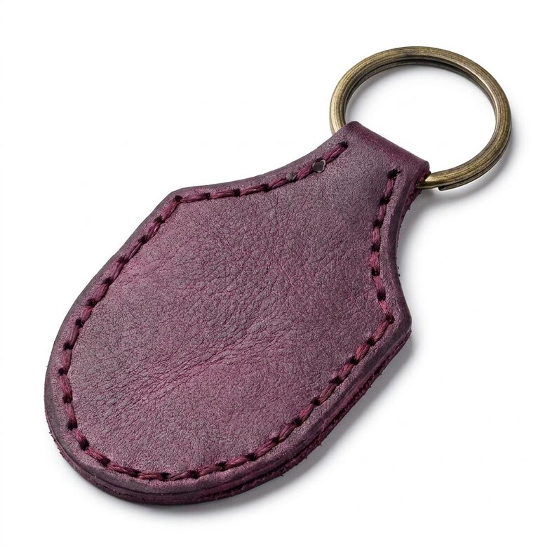 God Is Love Leather Stitched Keychain — Christian Gift, Full-Grain Cowhide, Pentecost Red Bild 4
