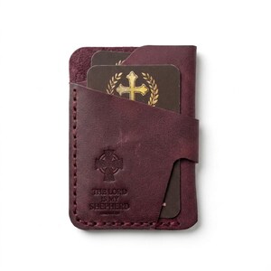 The Lord Is My Shepherd Leather Vertical Card Holder — Christian Gift, Full-Grain Cowhide, Pentecost Red imagen 4
