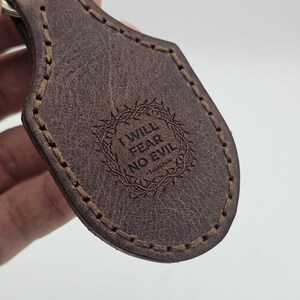 I Will Fear No Evil Leather Stitched Keychain — Christian Gift, Full-Grain Cowhide, Jordan Brown Bild 5