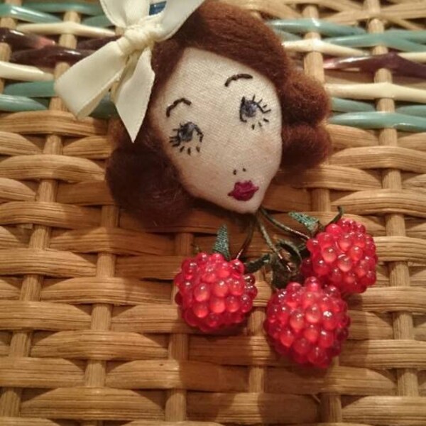 Hello Dolly!! Lucy Raspberry Doll Face Embroidered Bow Brooch Decoration