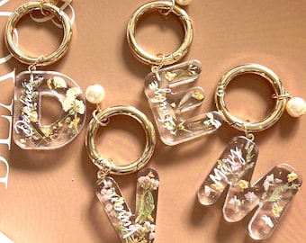 Personalized Resin Floral Letter Keychain with Pearl Charm