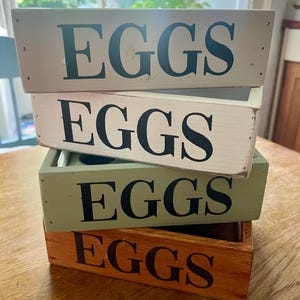 Rustic Pine Wood 6-Egg Storage Box: Vintage Kitchen Display image 9