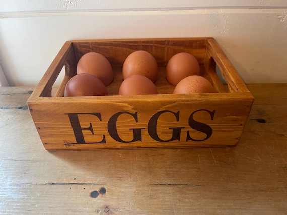 Rustic Pine Wood 6-Egg Storage Box: Vintage Kitchen Display