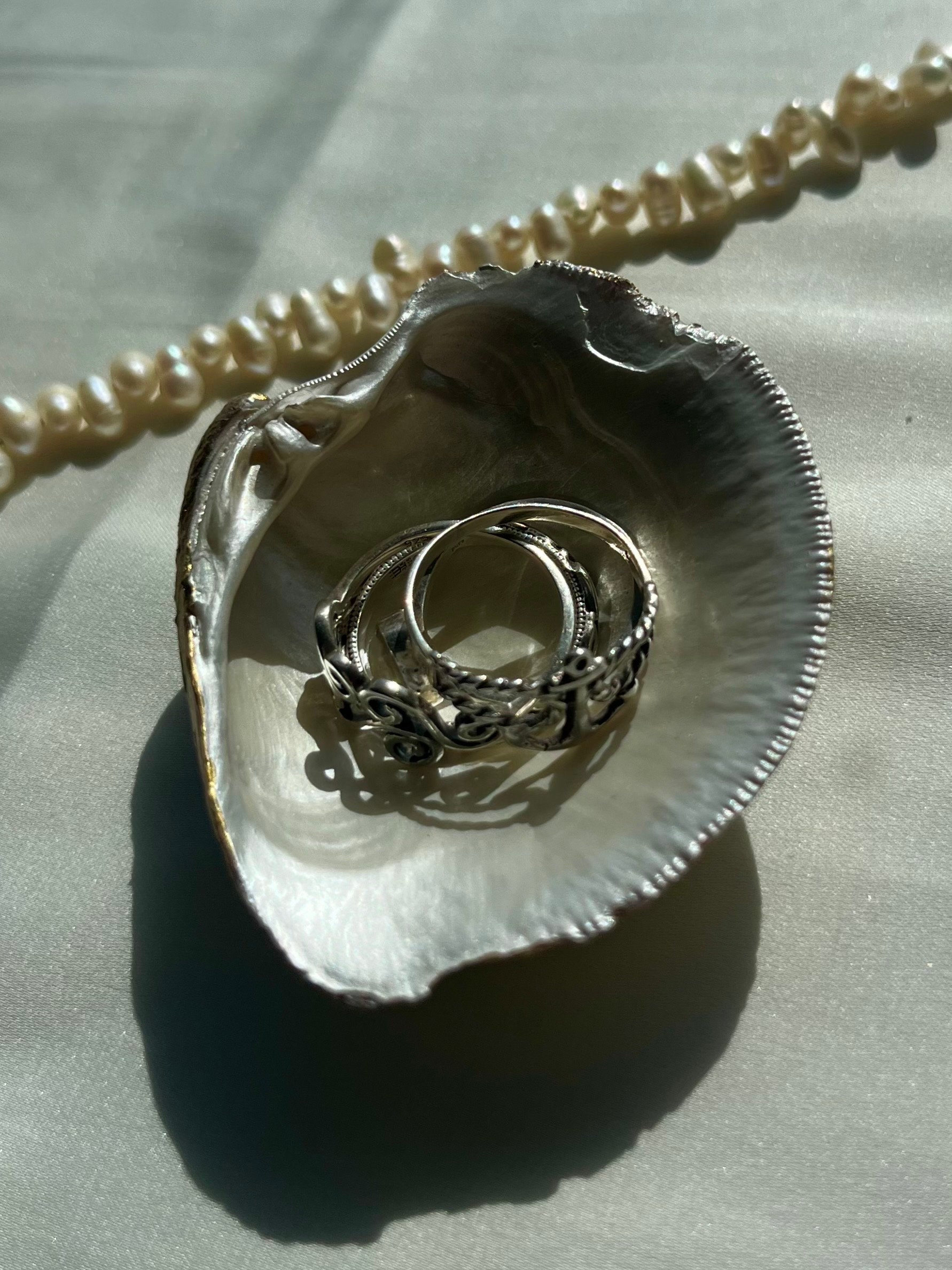 Clam Shell Ring Dish- Trinket Tray- Real Seashell- Hand Painted ...