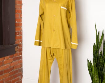 Vintage Mens Pajama Set | Avocado Green Sleepwear | 1960s 1970s Mod Lounge Set | Retro Button Up Top & Pant Size Medium
