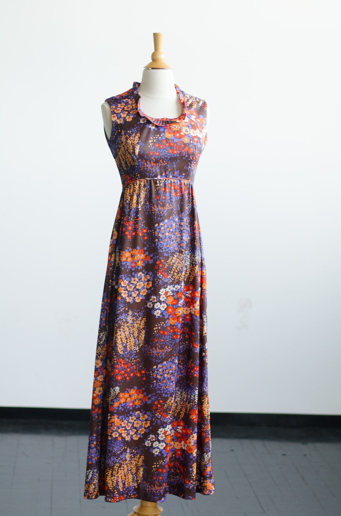 Maxi Dress Multi Color Floral Print Sleeveless / Scoop Neck With Ruffle /empire Waist Brown ...