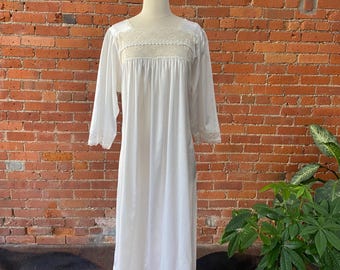 Vintage Christian Dior Lace Nightgown – White Silky Long Sleeve Sleepwear – Bridal Lingerie, Maternity or Boho Photoshoot Dress Gown
