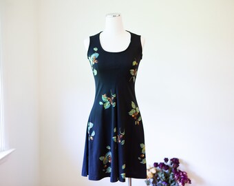 Black Mini Dress - Acorn Leaves Pattern - Size Small - Sleeveless / Above Knee / Scoop Neck - Mod Fasion
