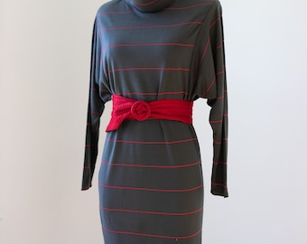 Vintage 1980s Oops California Batwing Shirt Dress – Gray with Red Pinstripes, Slouchy Turtleneck, Shoulder Pads, Cozy Retro Minimal Sz Small