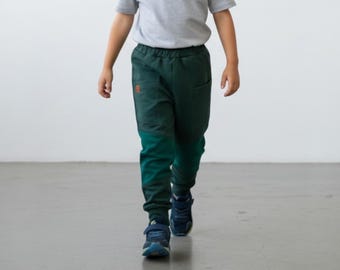 Waldgrüne Jogginghose für Kinder, Verstärkte Knie, Unisex French Terry Hose