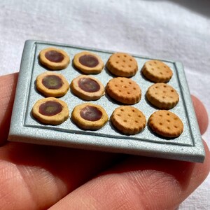Miniatur Kekstablett, 1:12 Puppenhaus Miniatur Essen, Marmelade Kekse, Polymer Clay