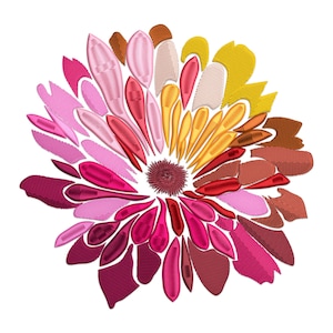 以下が含まれることがあります： ピンク、赤、オレンジ、黄色の色合いの花びらを持つ、カラフルな刺繍の花のデザイン。花は中央に配置され、円形をしています。