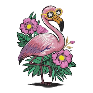 Puede incluir: Diseño bordado de un flamenco rosa con gafas de sol y rodeado de flores y hojas tropicales.
