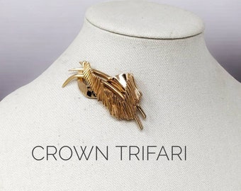 Signed CROWN TRIFARI Modernist Abstract Ribbon Brooch/Pin -Textured & Smooth Gold Tone -1960s Mid-Century Modern Collectible Costume Jewelry