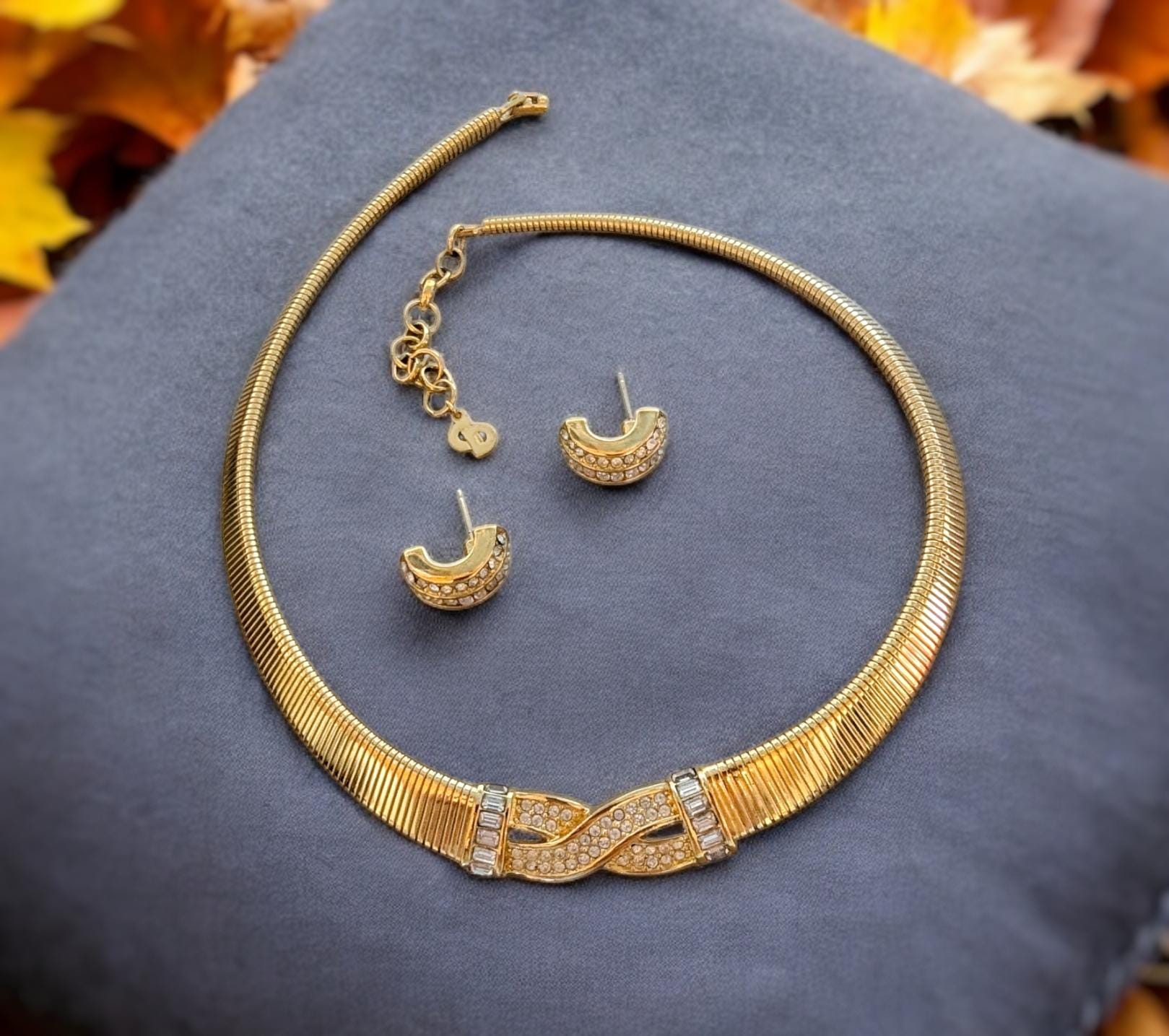 dior ネックレス　Nana Christian Dior Necklace D Logo Pendant Gold Lobster Clasp CD