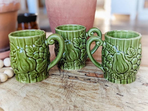 Set of 3 Vintage MCM Glazed Ceramic Coffee Mugs - 70s Green