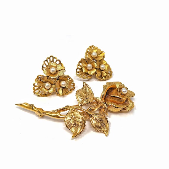D'ORLAN ブローチ&イヤリング　セット　ヴィンテージ　ビンテージ　オールド Vintage D'ORLAN Gold Floral Brooch Earring Set: 22K Triple-plated