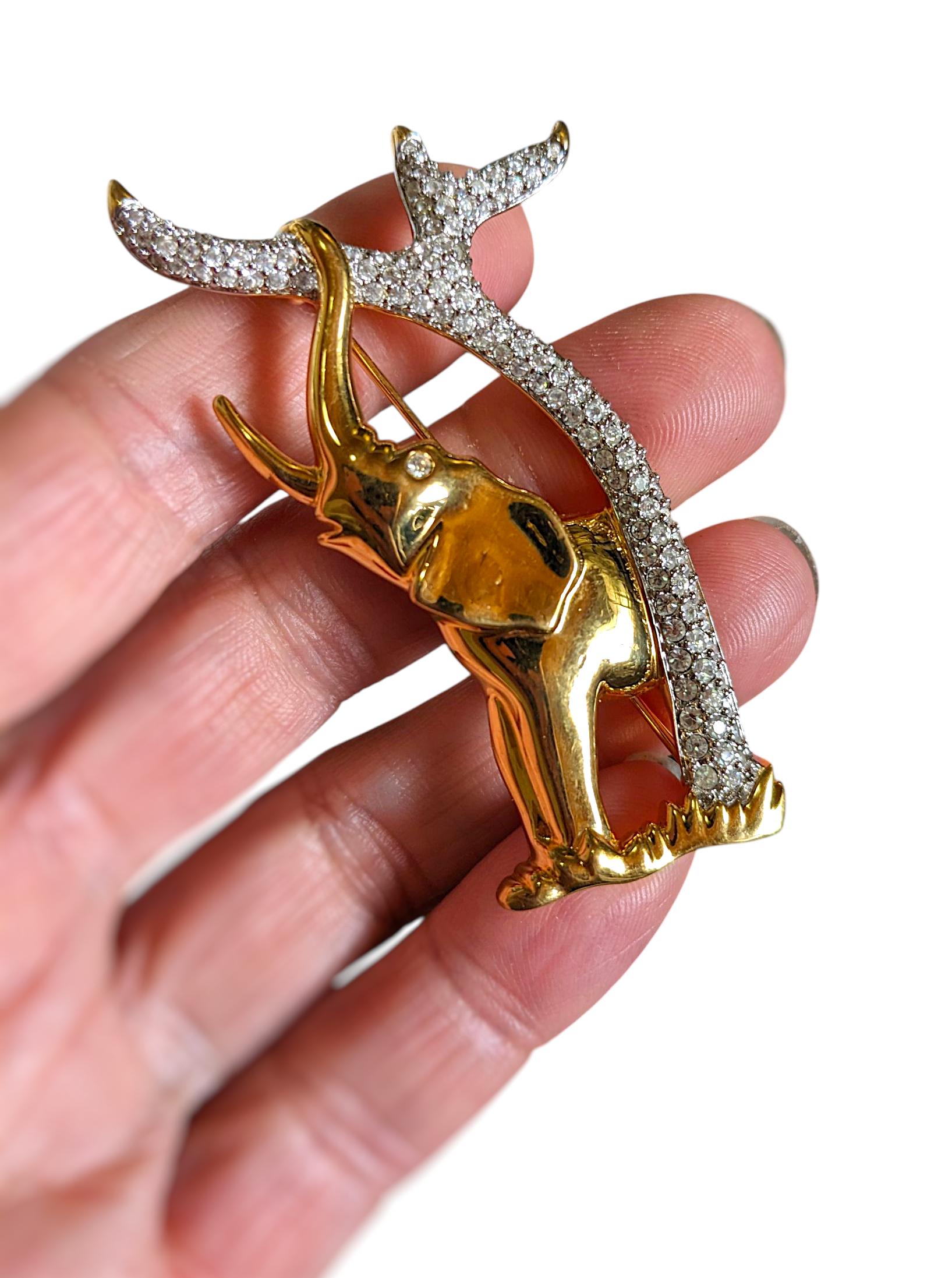 1993 Swarovski Crystal SCS Elephant Brooch: 18K Gold Plated Pave