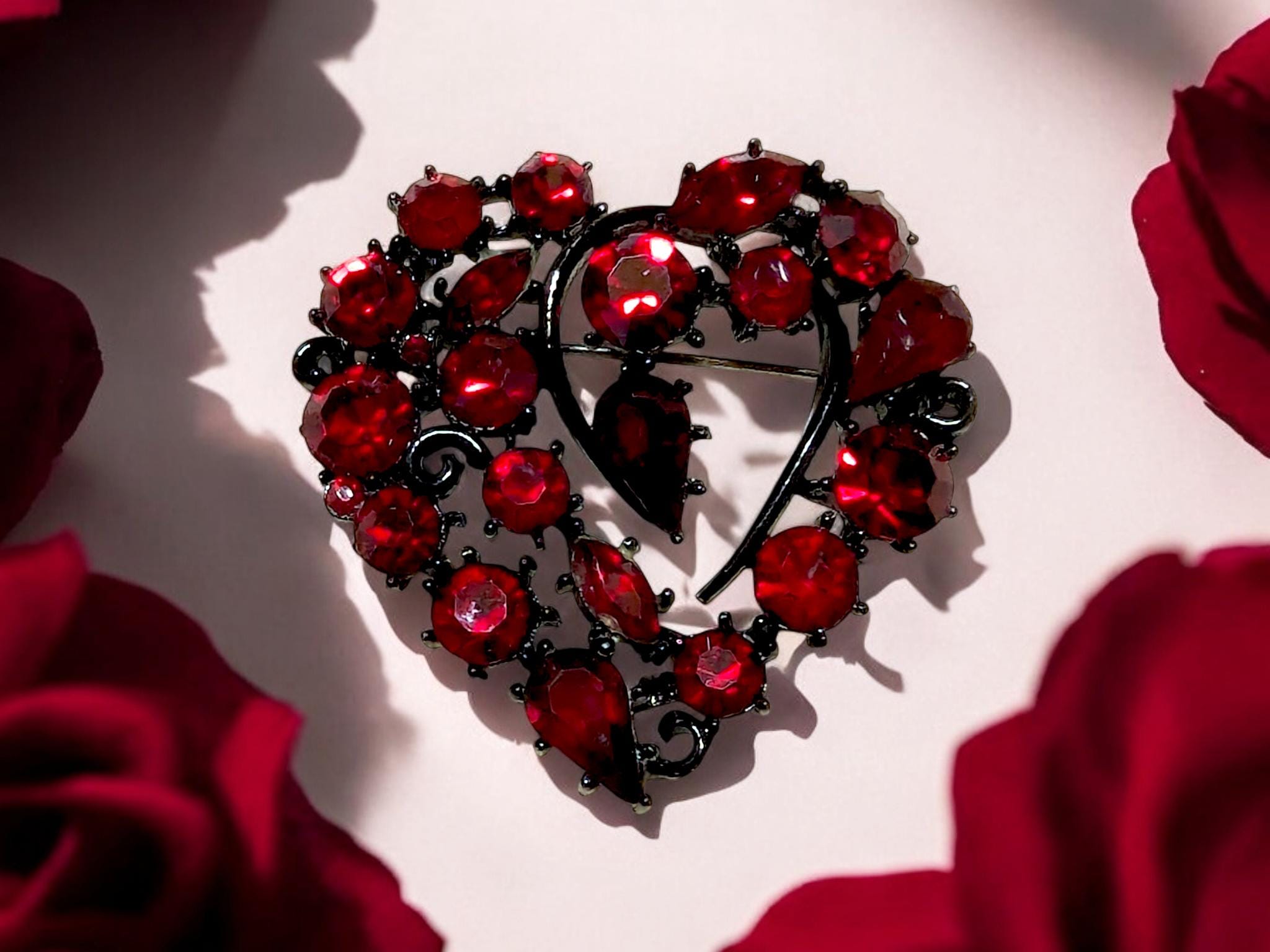 Vintage LISNER Japanned RED Rhinestone Crystal Heart Brooch