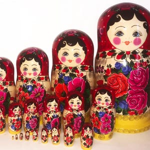 Classic Russian nesting dolls of 20, Authentic Russian Matryoshka with flowers, Handmade nesting doll 20  pcs