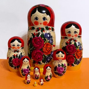 Classic Russian nesting dolls of 10,  Authentic Russian Matryoshka with flowers, Handmade nesting doll 10 pcs