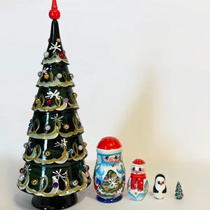 Christmas Big tree nesting dolls, Dark Green Christmas tree matryoshka, New Year tree and Santa stacking dolls, Handmade nesting doll 5 pcs