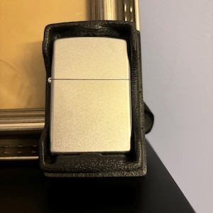 RETIRED | Marlboro New 72 Zippo - (2005)