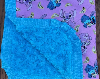 Manta Minky más pequeña de Stitch y Angel...Se puede personalizar