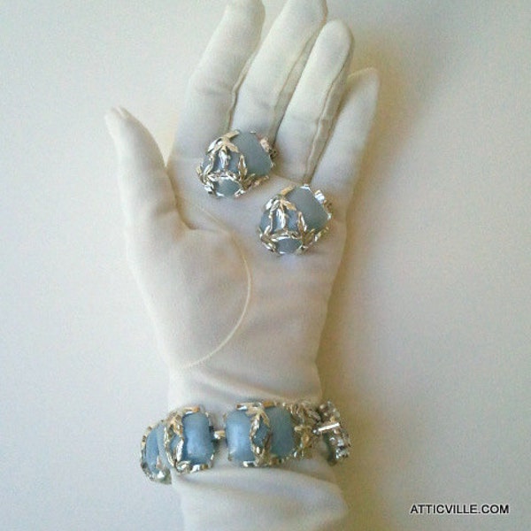 1950s Blue and Silver Thermoset Bracelet and clip earrings, Demi Parure set. Large retro statement set in Coro style.