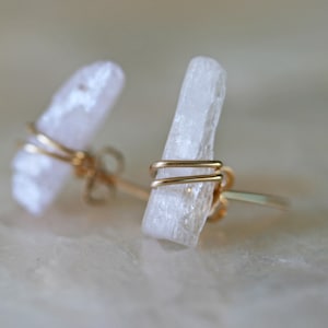 Raw Kunzite Stud Earrings, Light Pink Earrings, Dainty Gemstone Earrings, Crystal Earrings, Gift for Her