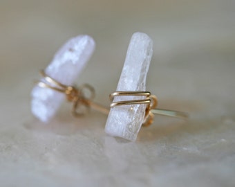 Raw Kunzite Stud Earrings, Light Pink Earrings, Dainty Gemstone Earrings, Crystal Earrings, Gift for Her