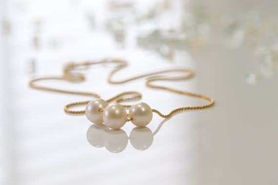 Dainty White Pearl Necklace, Three Pearl Necklace, 14k Gold Filled Necklace with Three Pearls, June Birthday Gift, Wedding Party Gift