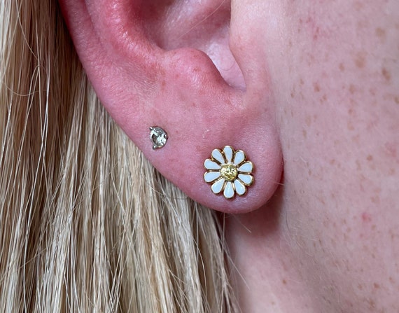 10k solid gold daisy flower vintage enamel earrin… - image 6