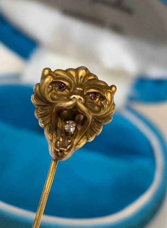 9k Solid Yellow Gold Vintage Lion Stick Pin