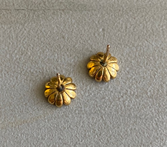 10k solid gold daisy flower vintage enamel earrin… - image 4