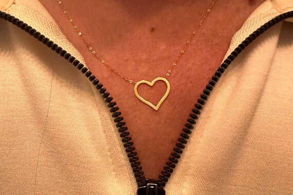 14k Solid Gold Vintage Heart Necklace - image 2