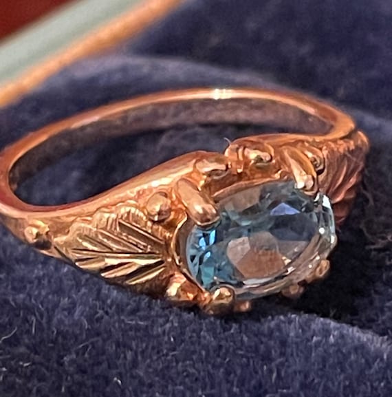 10k Solid Yellow Gold Vintage Blue Topaz Ring