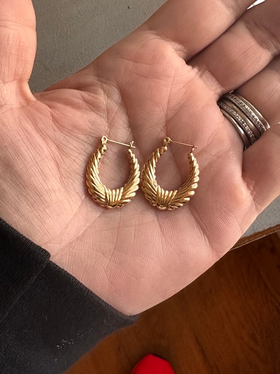 14k Solid Yellow Gold Vintage Hoop Earrings - image 2