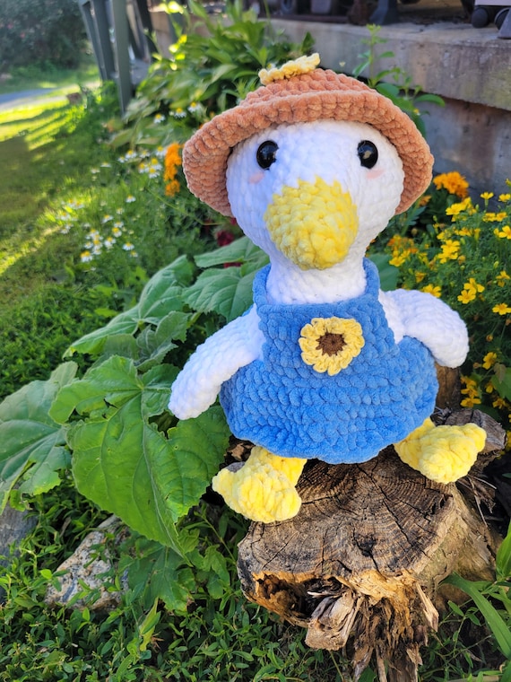 Crochet Goose Plush, Handmade Stuffed Goose, cottagecoreHome Decor, Self Companion,  Seasonal Character Decor