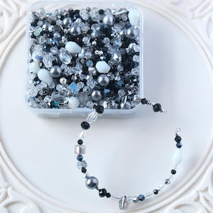 100g Beads Soup Box! Aggiornamento 12/02 Disponibile in una varietà di combinazioni di colori, un colore, una scatola, fino a esaurimento scorte. Perline di vetro/perline di semi