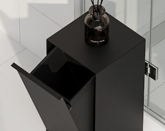 Lixeira pequena preta para banheiro, lixeira estreita e fina, lixeira minimalista para espaços pequenos, lixeira moderna e compacta para banheiro.