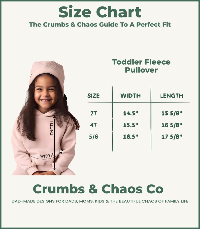 Puede incluir: Tabla de tallas para un jersey de forro polar para ni&ntilde;os peque&ntilde;os, con medidas en pulgadas. La tabla incluye las tallas 2T, 4T y 5/6, con las medidas correspondientes de ancho y largo. Un ni&ntilde;o peque&ntilde;o modela el jersey.
